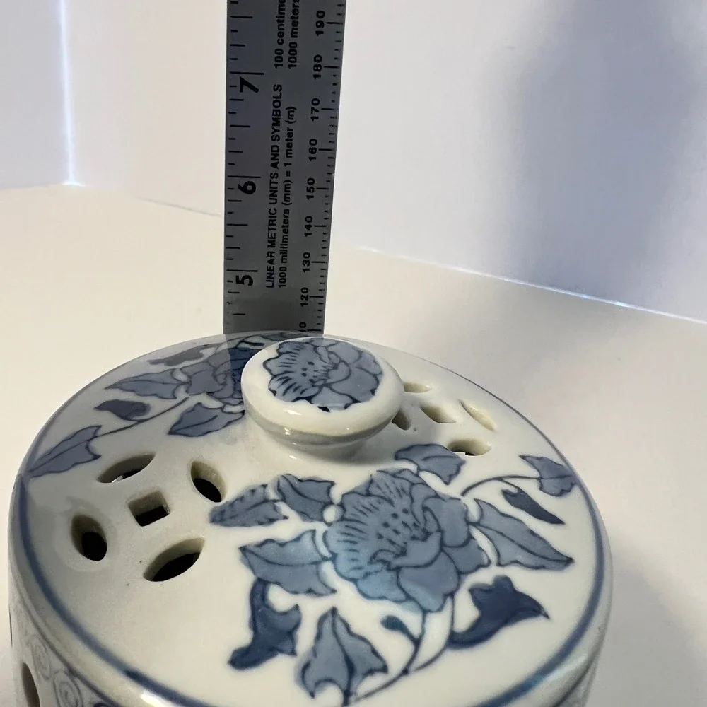 N/A blue white